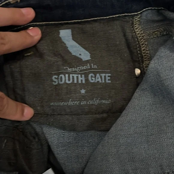 AG Adriano Goldschmied dark wash The Stevie Capri - Picture 9 of 9